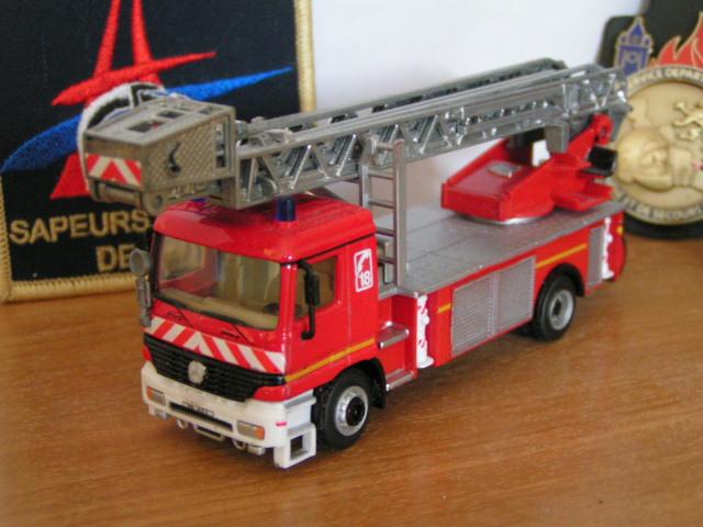 Lot Voiture De Pompier 1/43 + Figurines Pompiers 1/32 Del Prado – Occasion