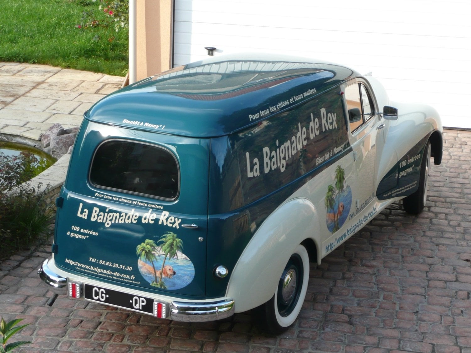 AQUAVIT - Peugeot 203 Fourg Lustucru 1:43 Rarität