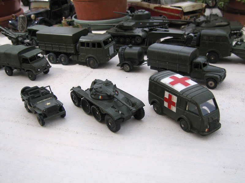 CIJ 3/96 RENAULT Galion Projecteur Avec Groupe Electrogene Vnmint No Dinky £113.57 - UK