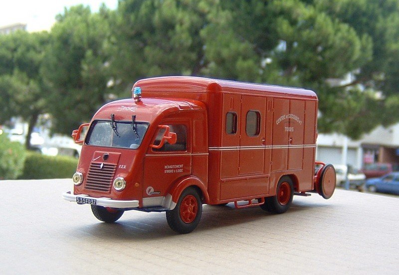 Camion De Pompier Renault Galion 2T5 FEV Au 1/43 - Hachette N°51, Occasion Très Bon état