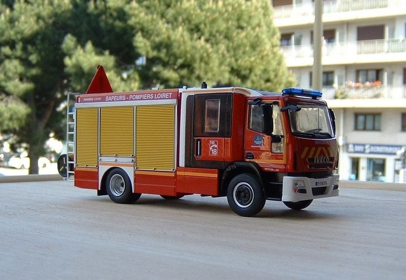 Old Cars SB 1/43 - Unic Iveco Daily Fourgon Pompiers
