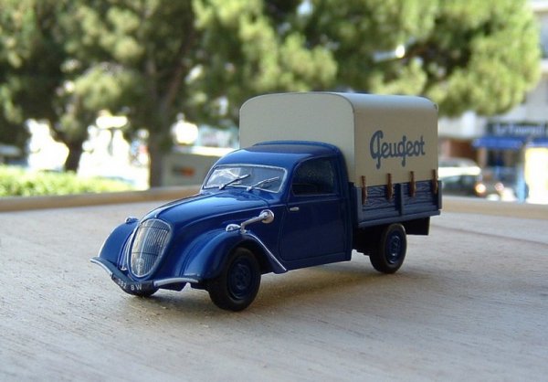 Peugeot 202 Pick-Up Bâché Provence Moulage - 1/43 - Clos Sainte Magdeleine - Nationale