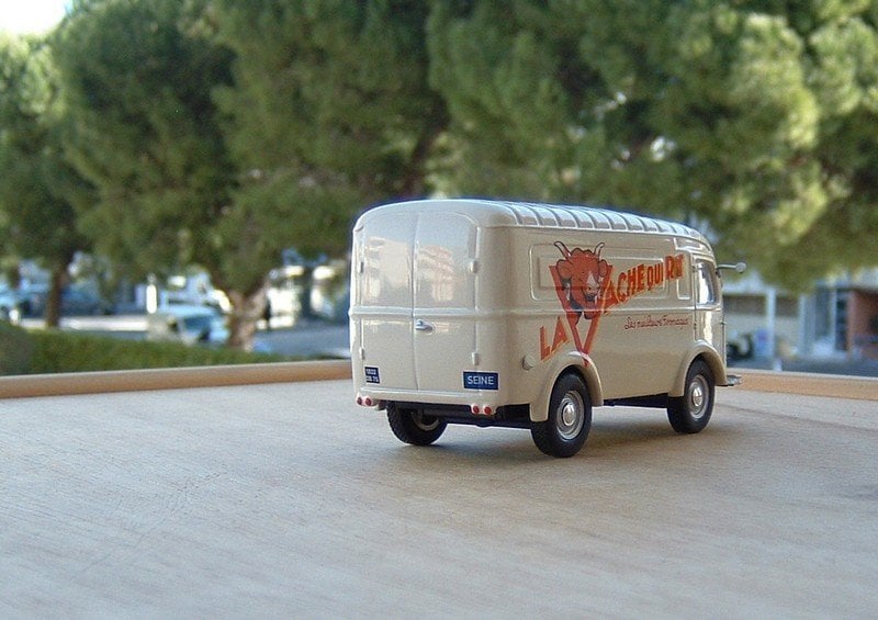 NOREV ORIGINAL RENAULT 1000 kgs LA VACHE QUI RIT LES MEILLEURS