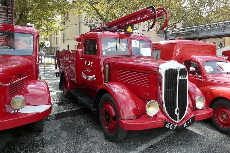 N°130 - L'Autopompe avec premiers secours Pompes-Guinard des Sapeurs ...