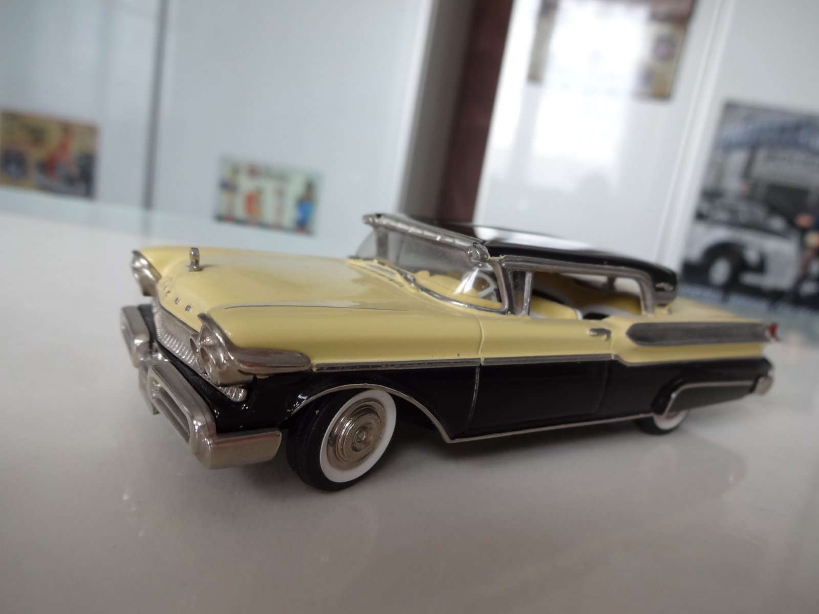 Brooklin 1/43 Scale BRK28 - 1957 Mercury Turnpike Cruiser