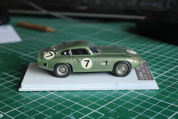 ASTON MARTIN PROJECT DP215 (RL33K) par S.M.T.S. MODELS