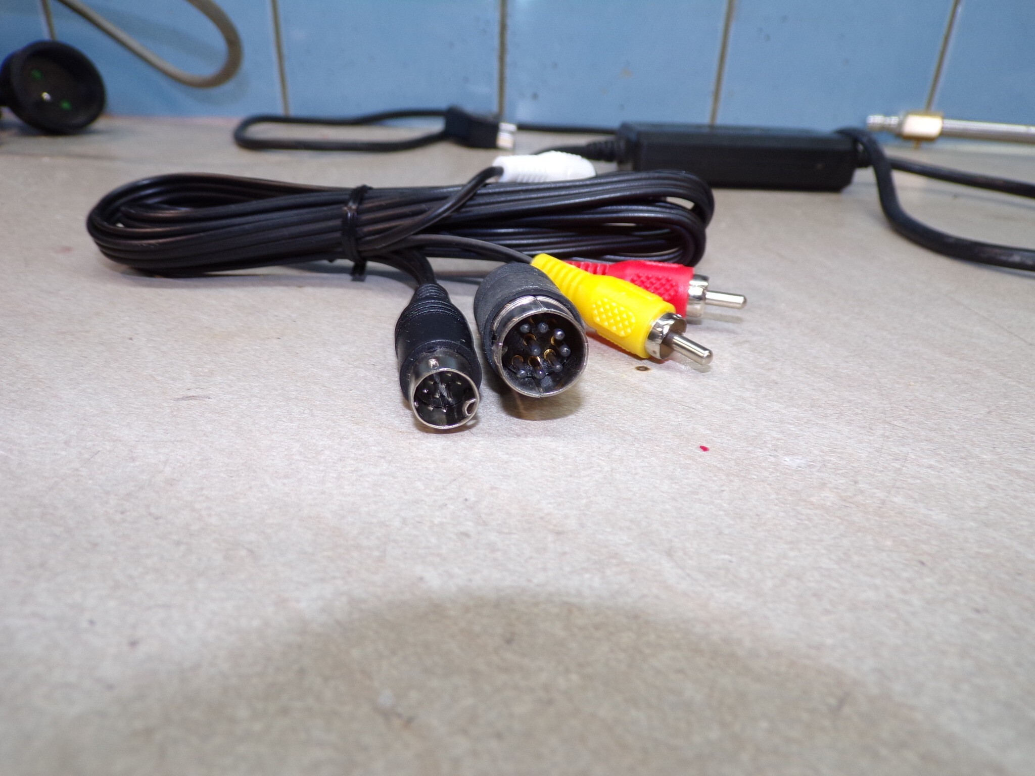 Console SEGA Mega Drive 2 – Version PAL – Avec Câblage Et Manette – Occasion