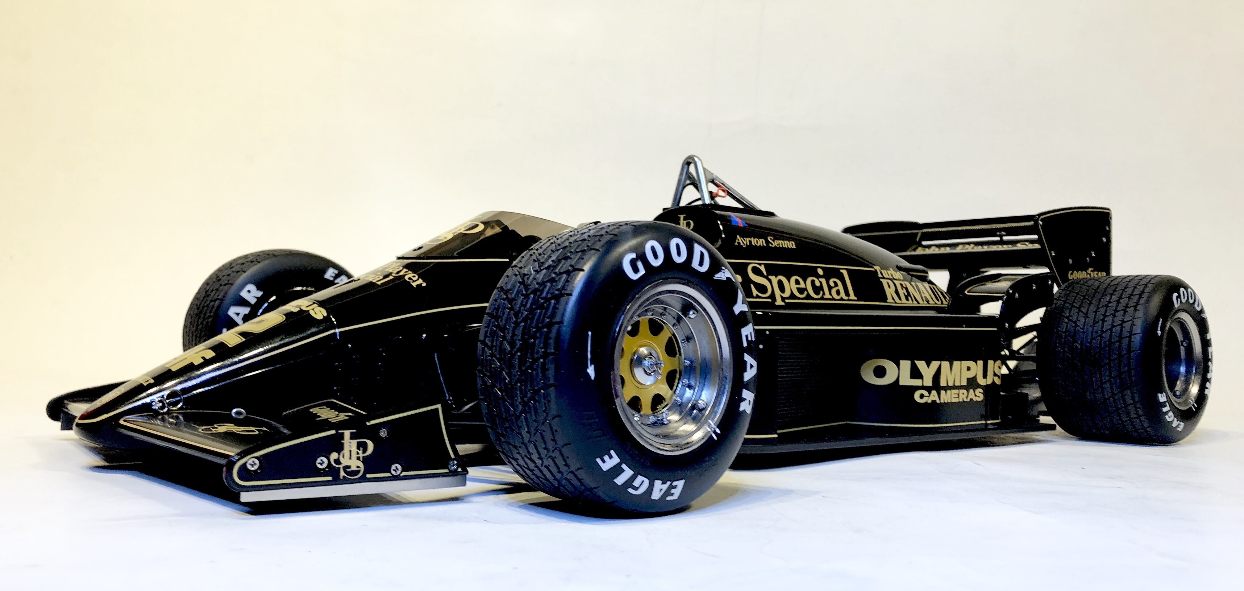 Construya el Lotus Renault 97T de Ayrton Senna 1:8 Planeta DeAgostini