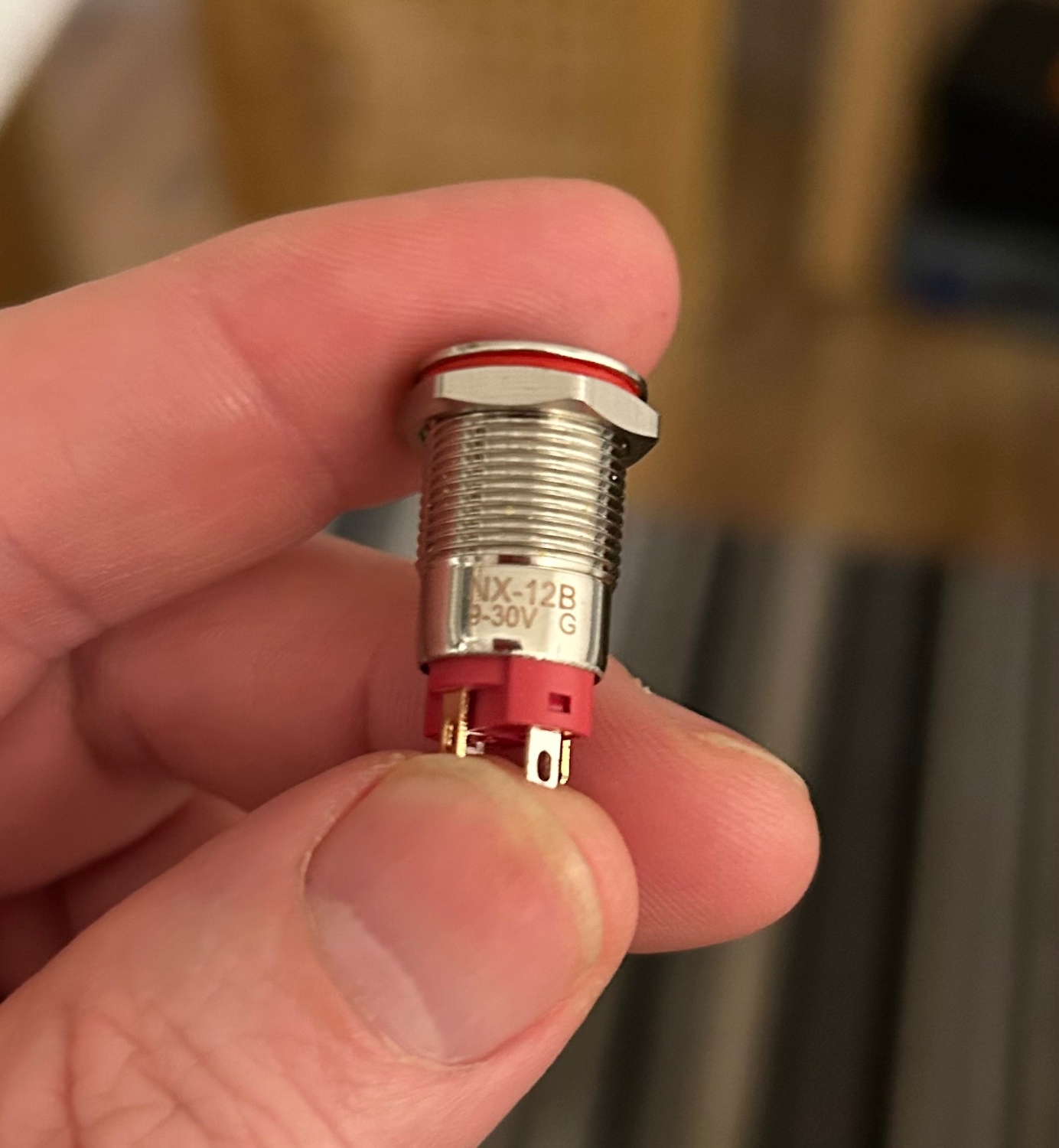 On/off button wiring - Electrics (non-DCC) - RMweb